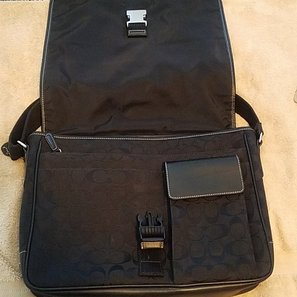 COPY - COACH Signature Messenger Bag - Picture 2 of 6